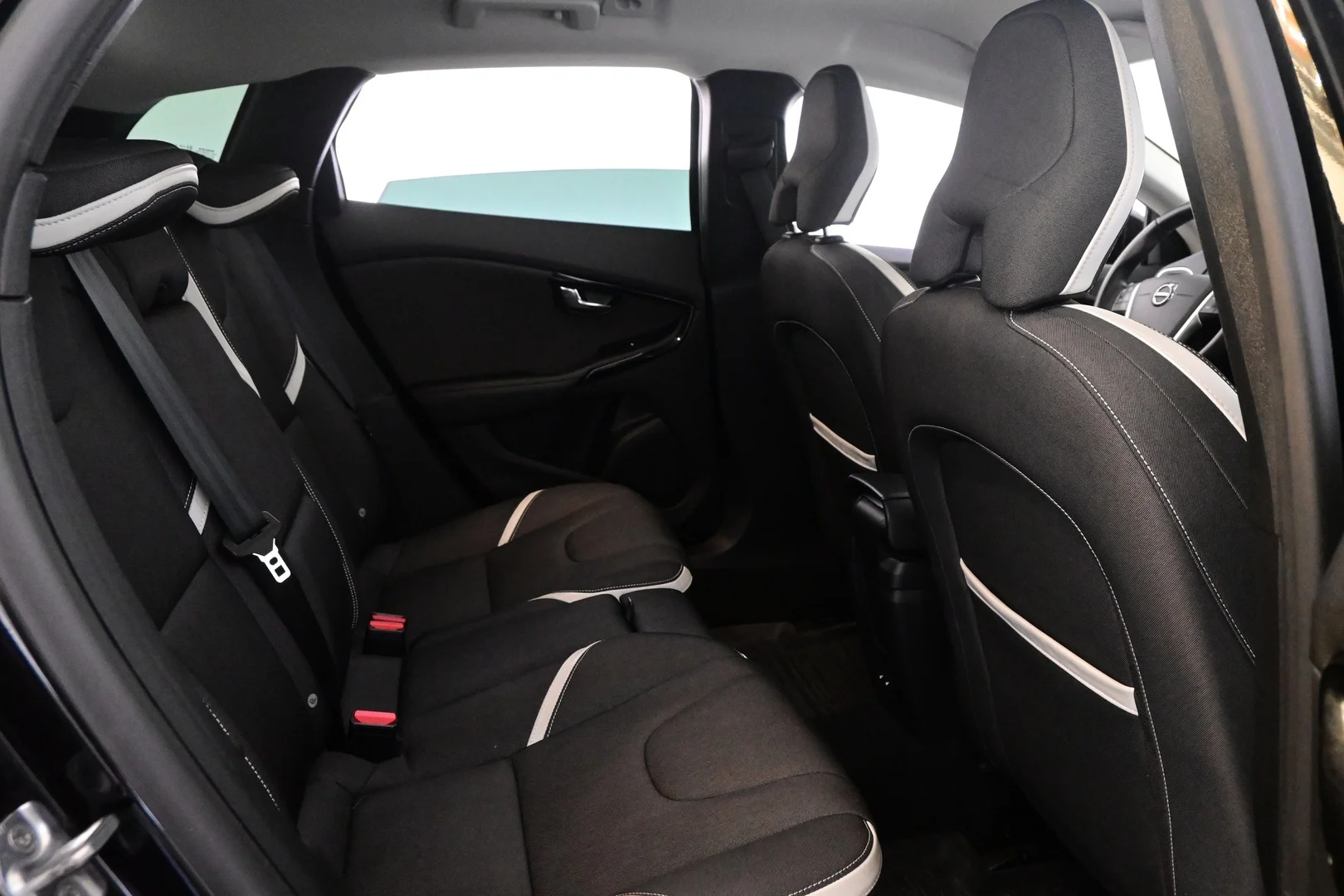 Car Image - 4mdtfUcZgnmaWz3L591bi5