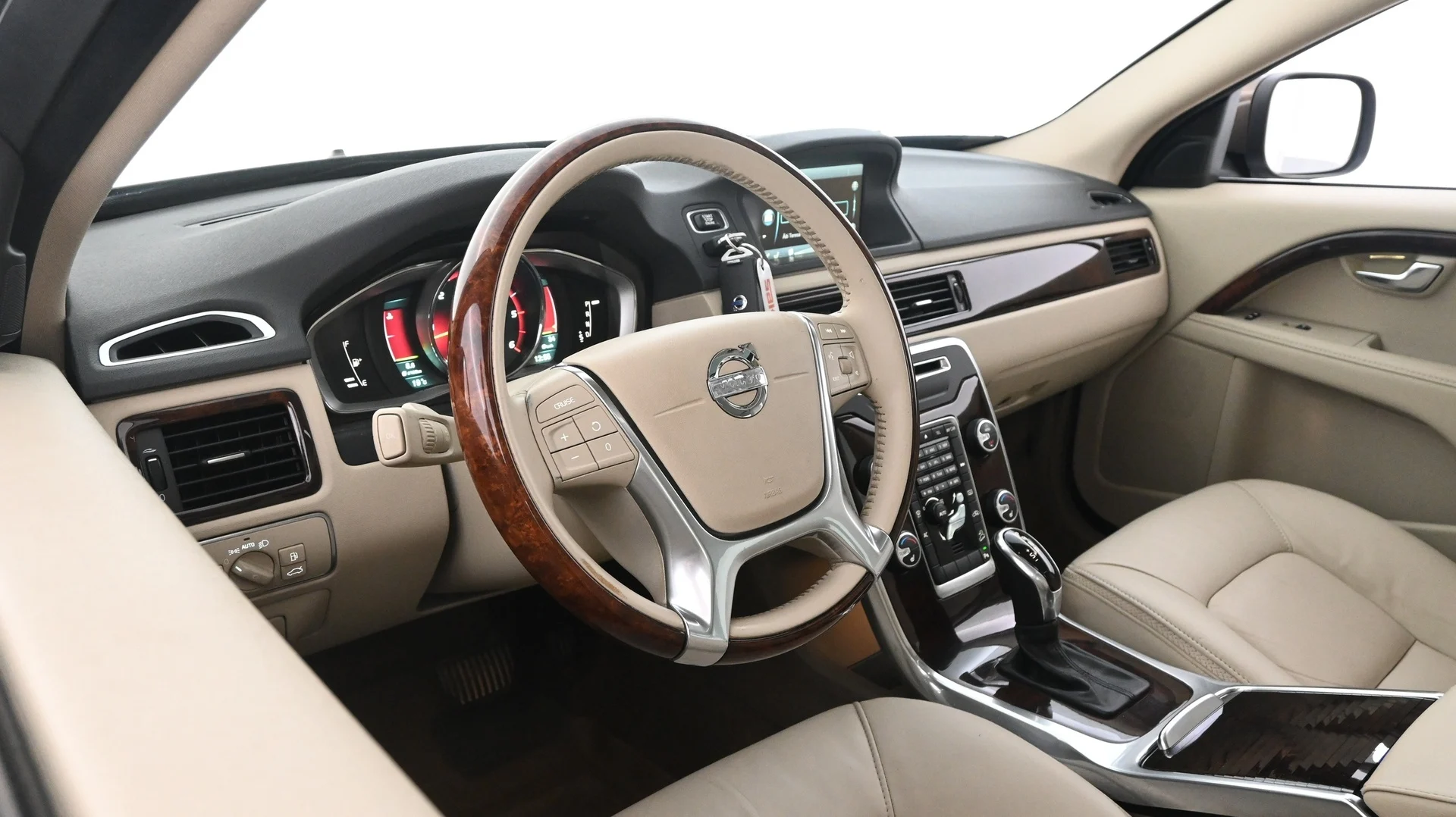 Car Image - 4c9DYHGCBFDJ7GcaUwdlZr