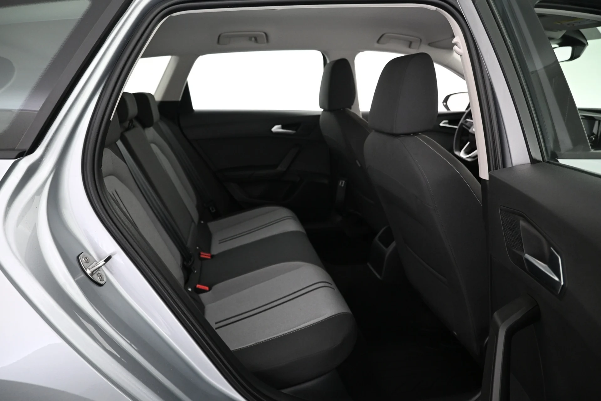 Car Image - 6AbqZGsTMTA8fTOLOS6JeK