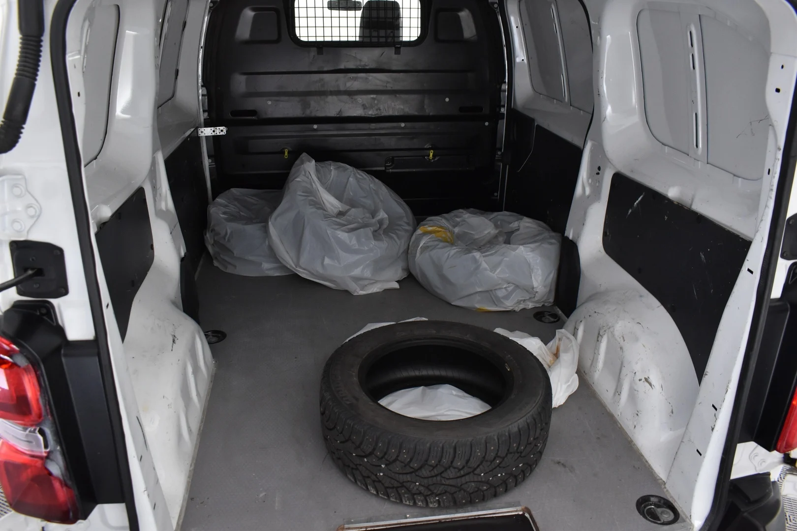 Car Image - 6jL4xAl0D0VtAY848oSD8X