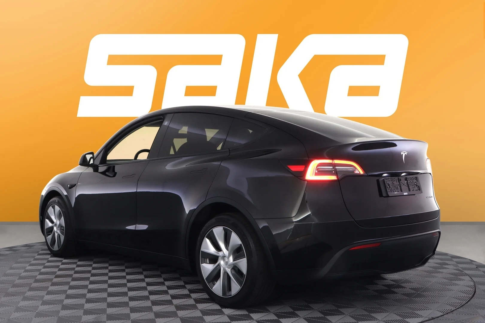 Car Image - 46wBA2KVgO2O7WS9L9qZfk