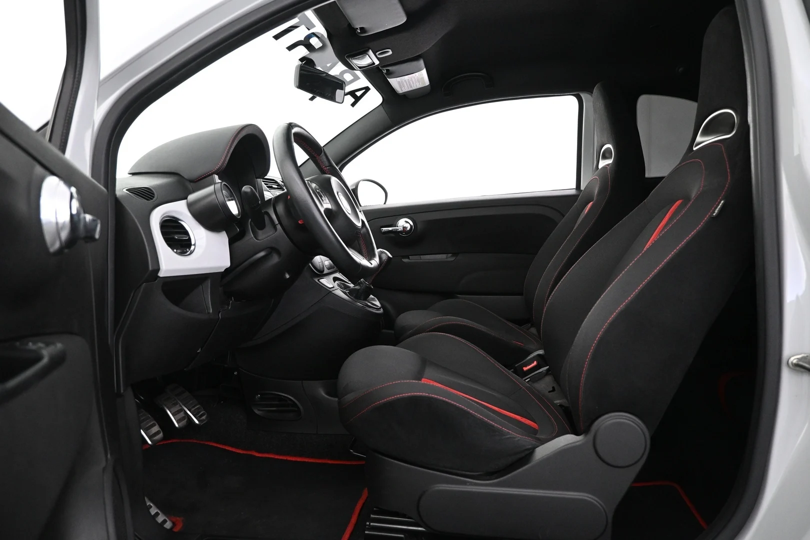 Car Image - oKVR2MVfsATWLC3ML7oFI