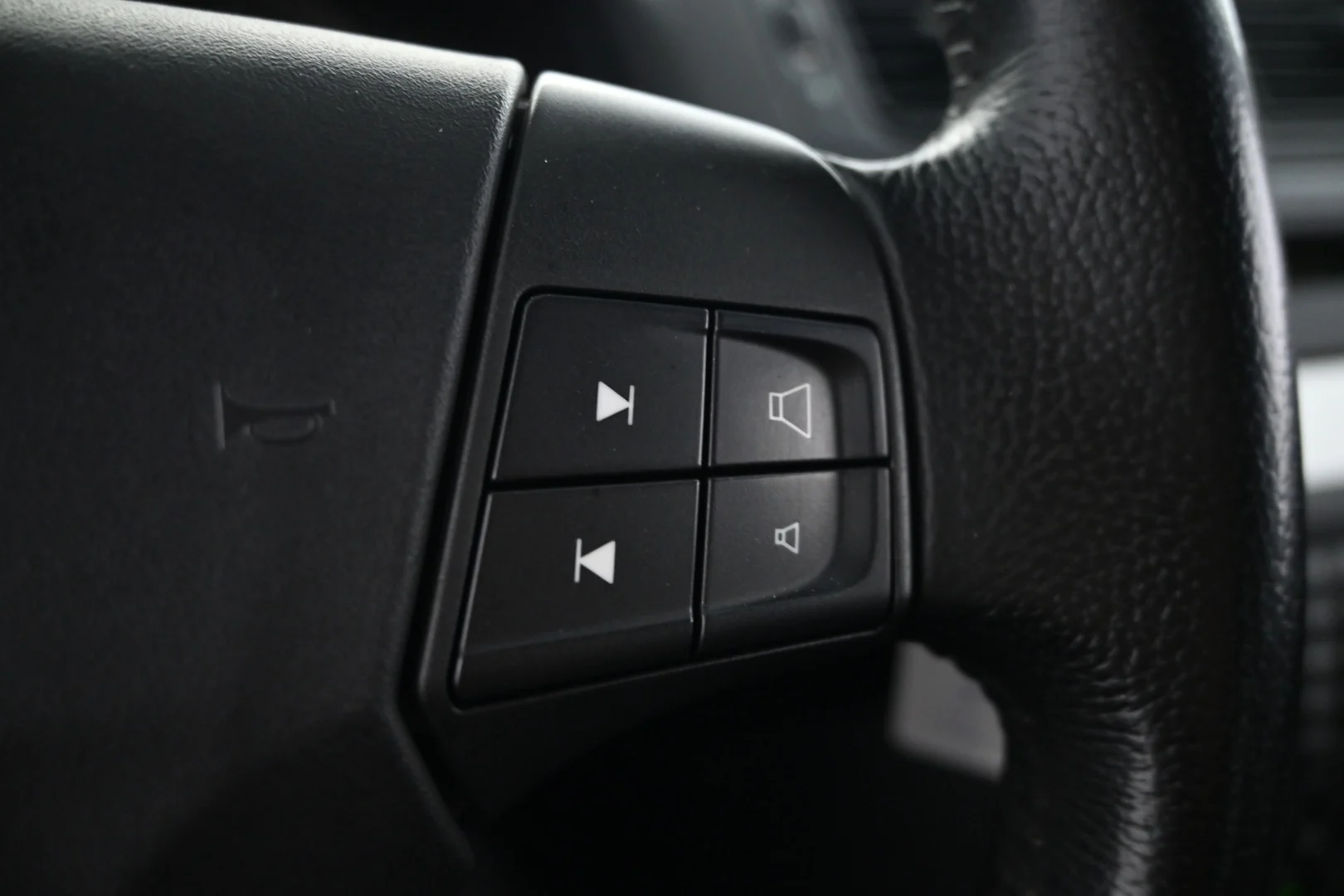 Car Image - 7JHTkivBRJwrSDJiLZSTep