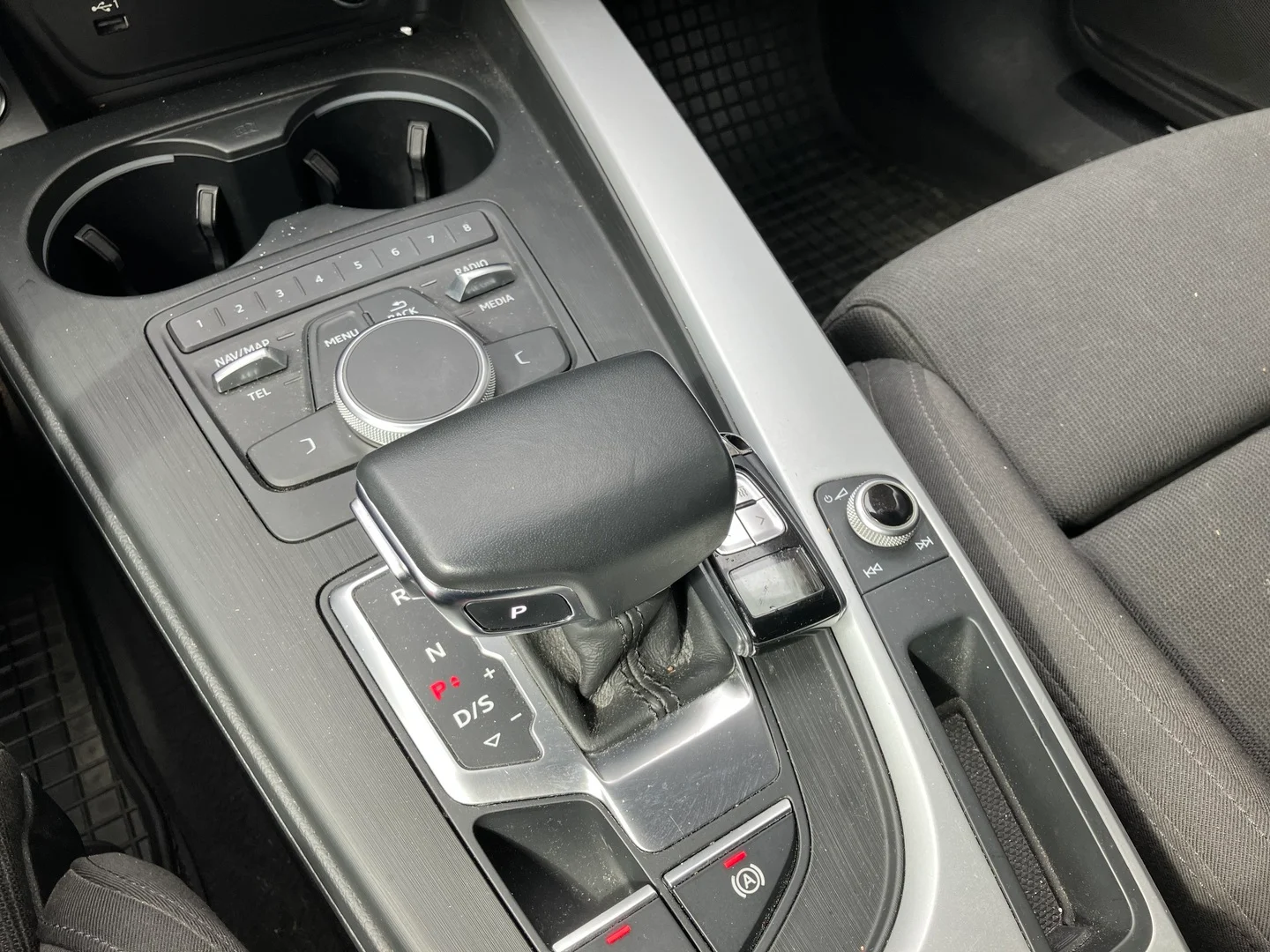 Car Image - 1hyBkQOQub7IfR1SgFIsSt