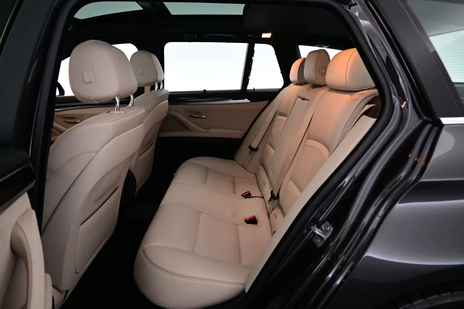 Car Image - 3PWFnGQ8r1iK4Rg4i2gtVL