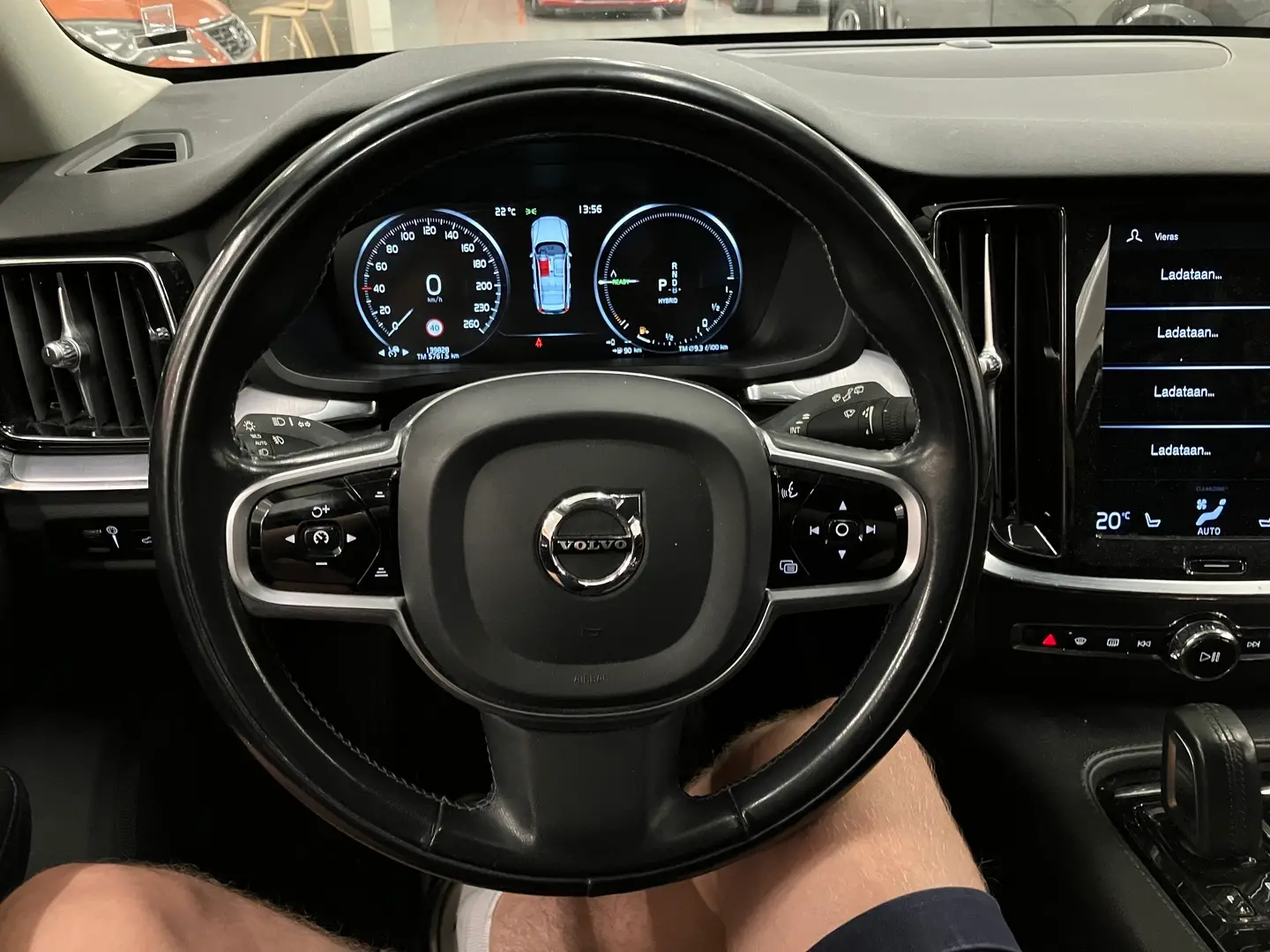 Car Image - uDDOUX4sCfxrj5MZD8XOL