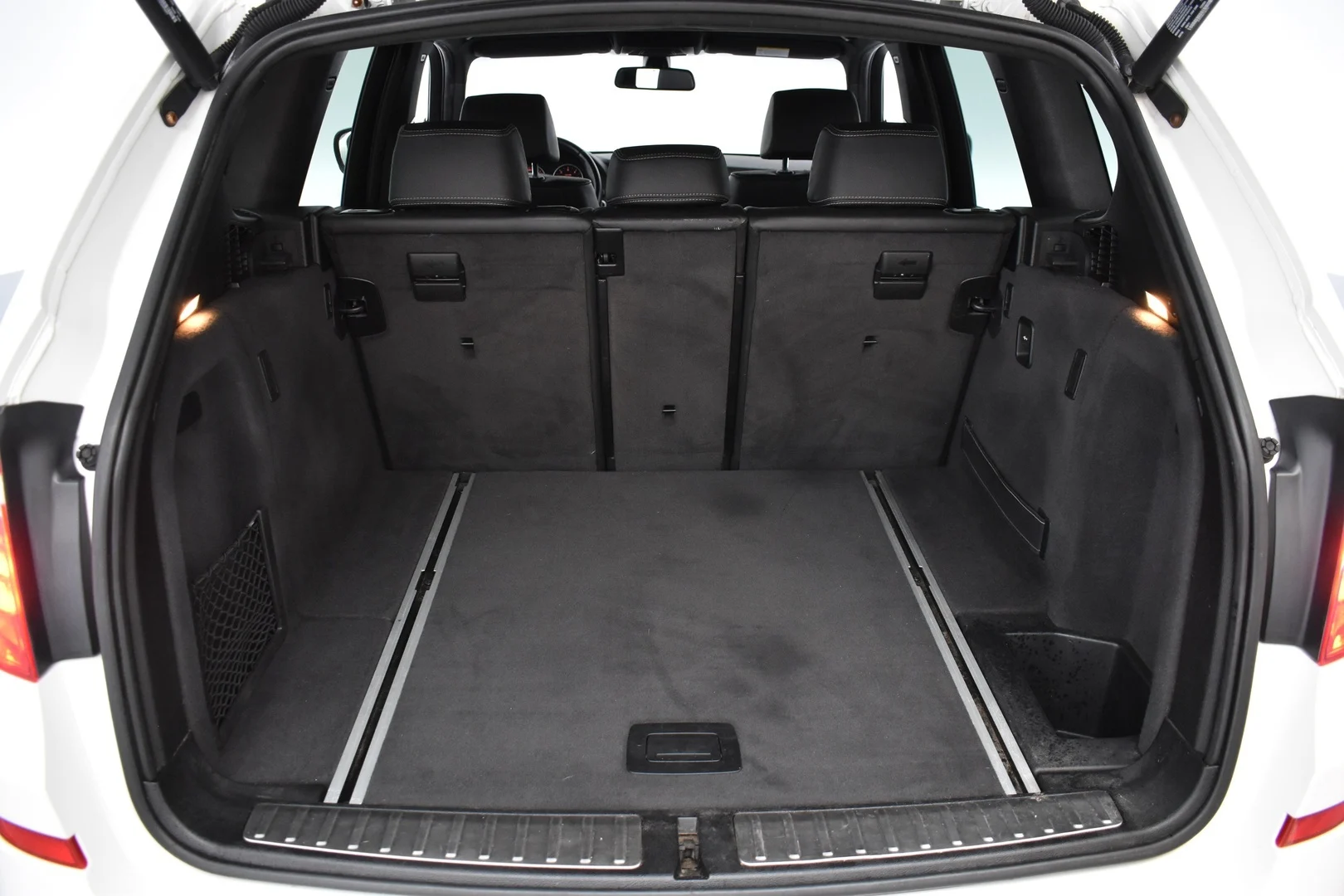 Car Image - 6WioC5F0jGmLZjrQWdCfiW