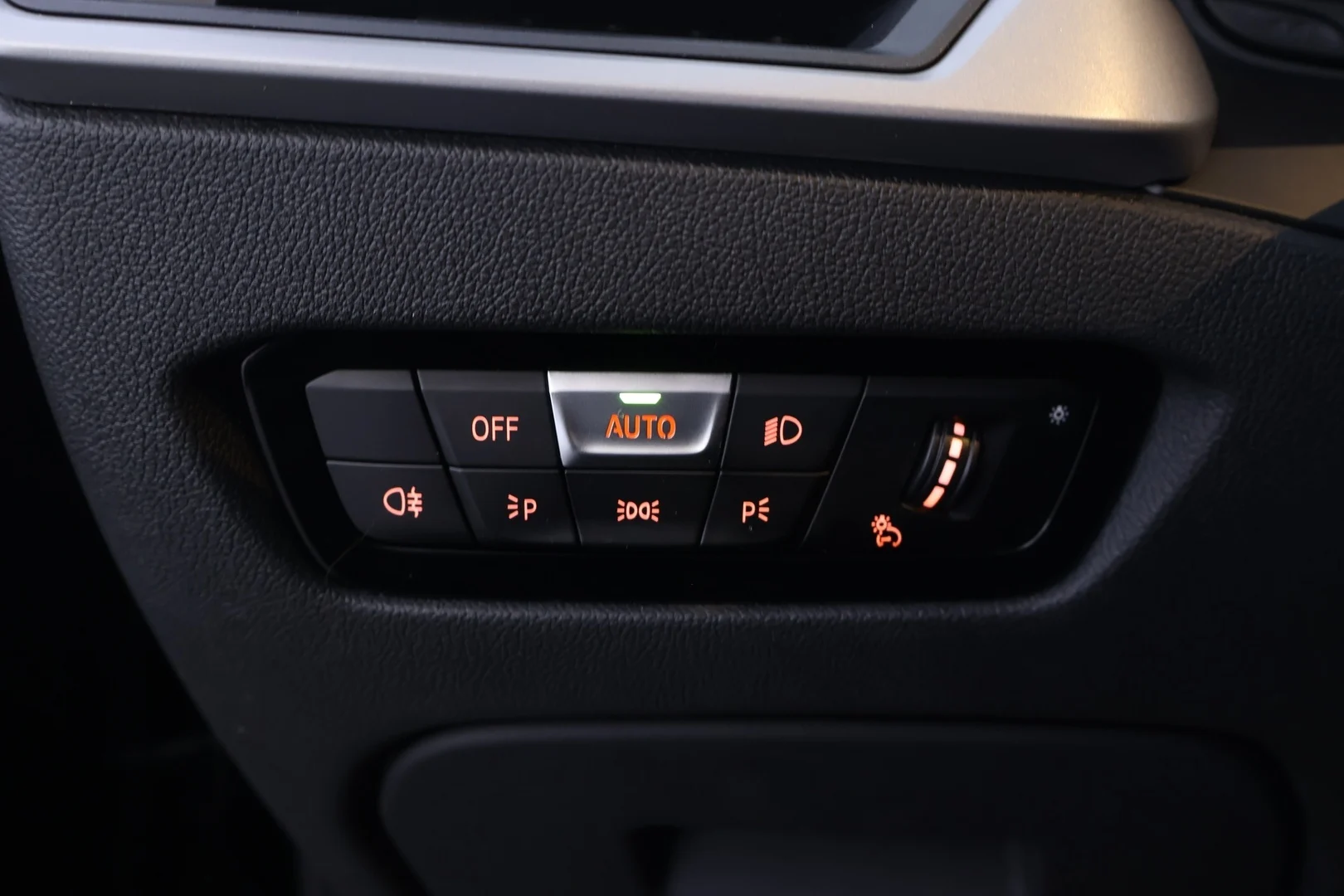 Car Image - 2bSARZuQCRzHQaGj7IhJLv