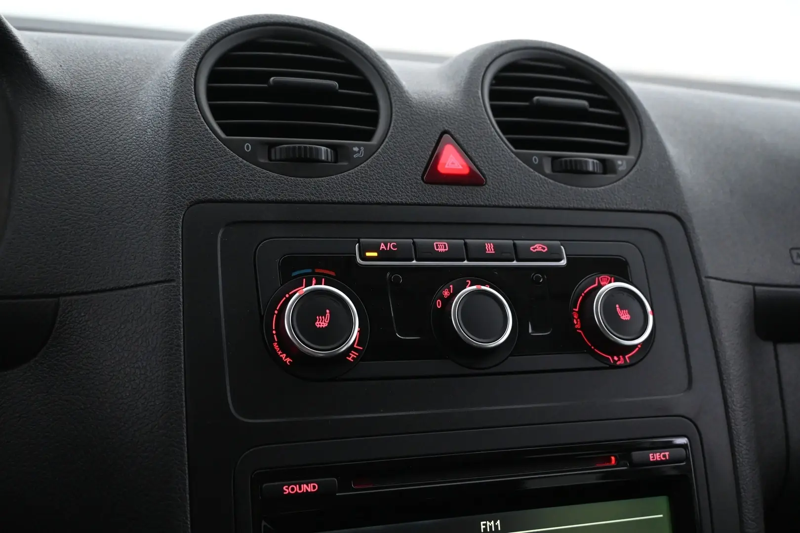 Car Image - 1unHPDNsxmN1rEOvULv3hI