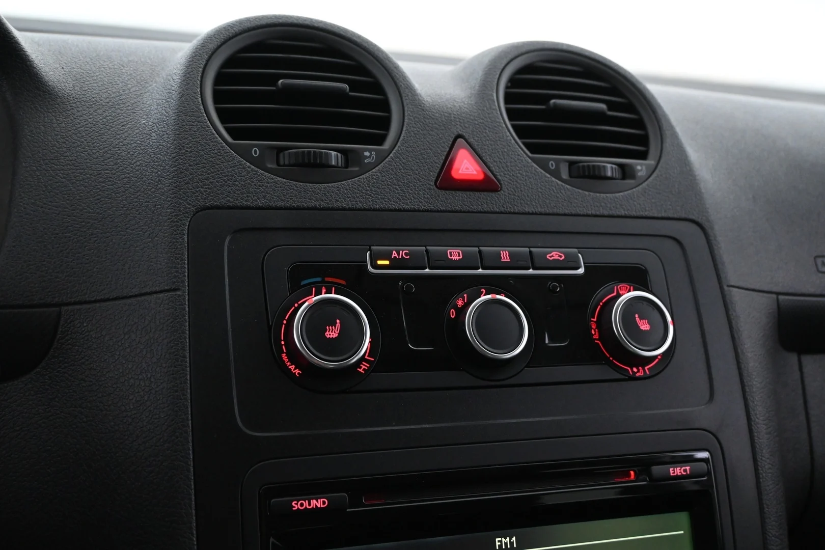 Car Image - 1unHPDNsxmN1rEOvULv3hI