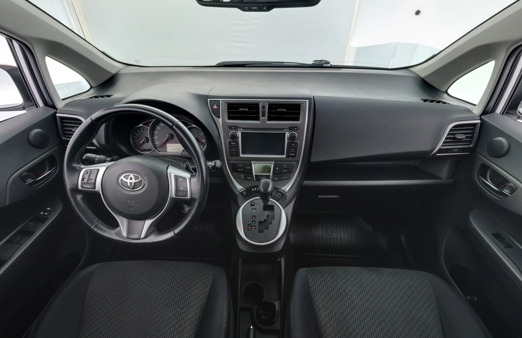 Car Image - 4KmJpWlMJMQnbBCw7akSoq