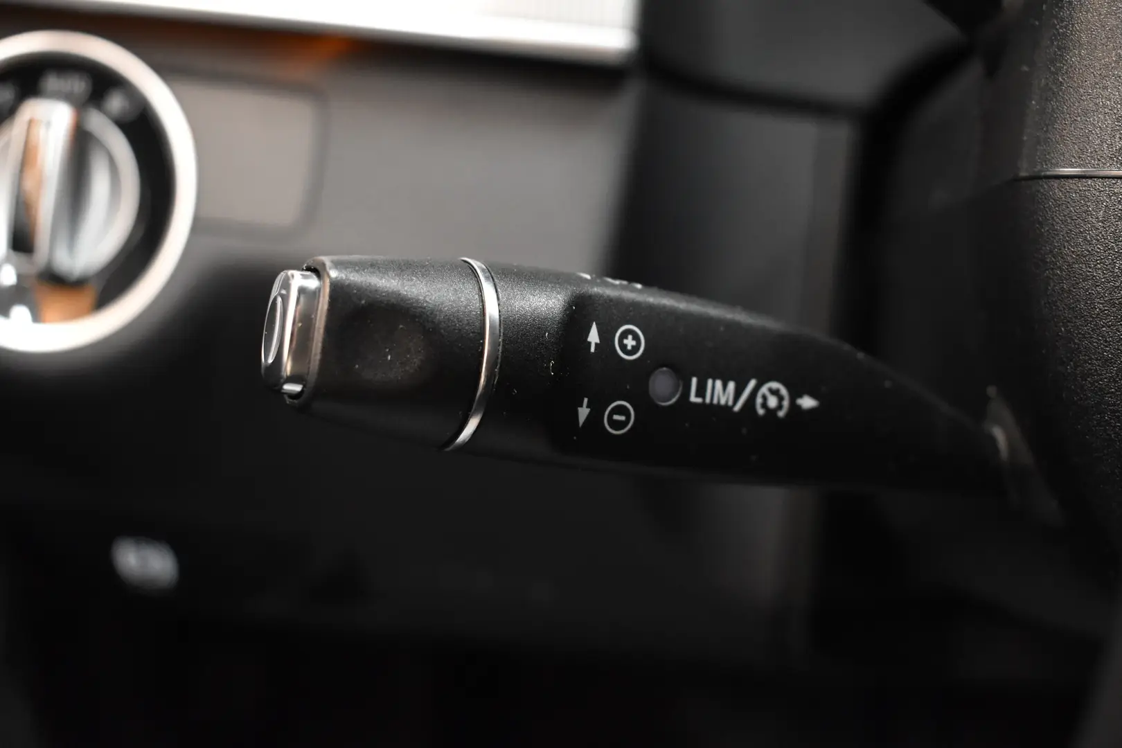 Car Image - 5elYf80JxuBhuMjtxi5uoS