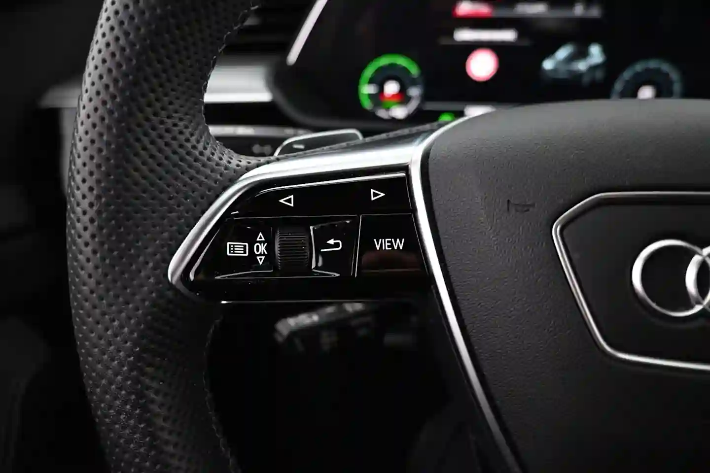 Car Image - G7NRYgIgJqqBdutQO3psc