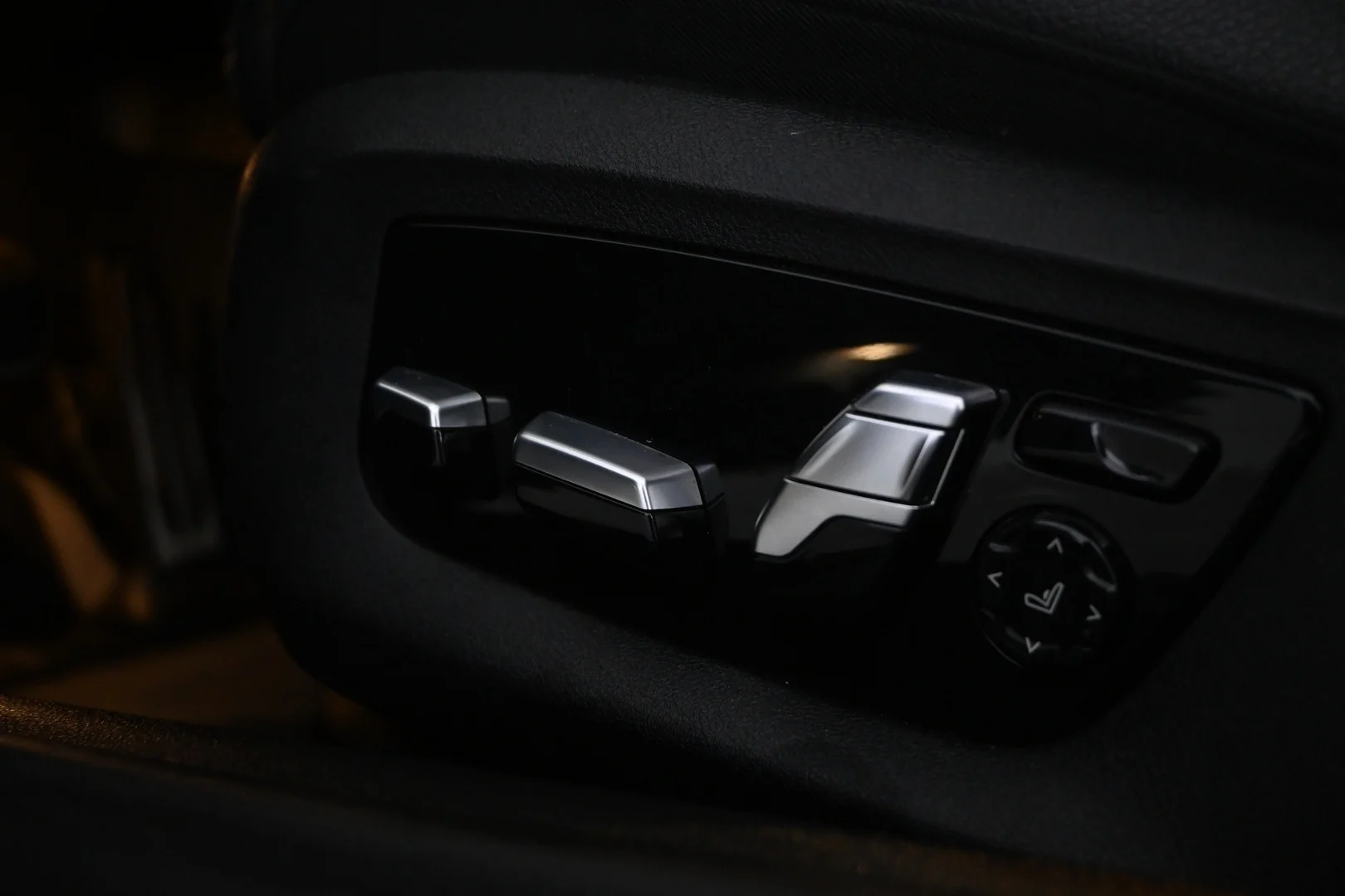 Car Image - an2voZWe11tosbg275H3u