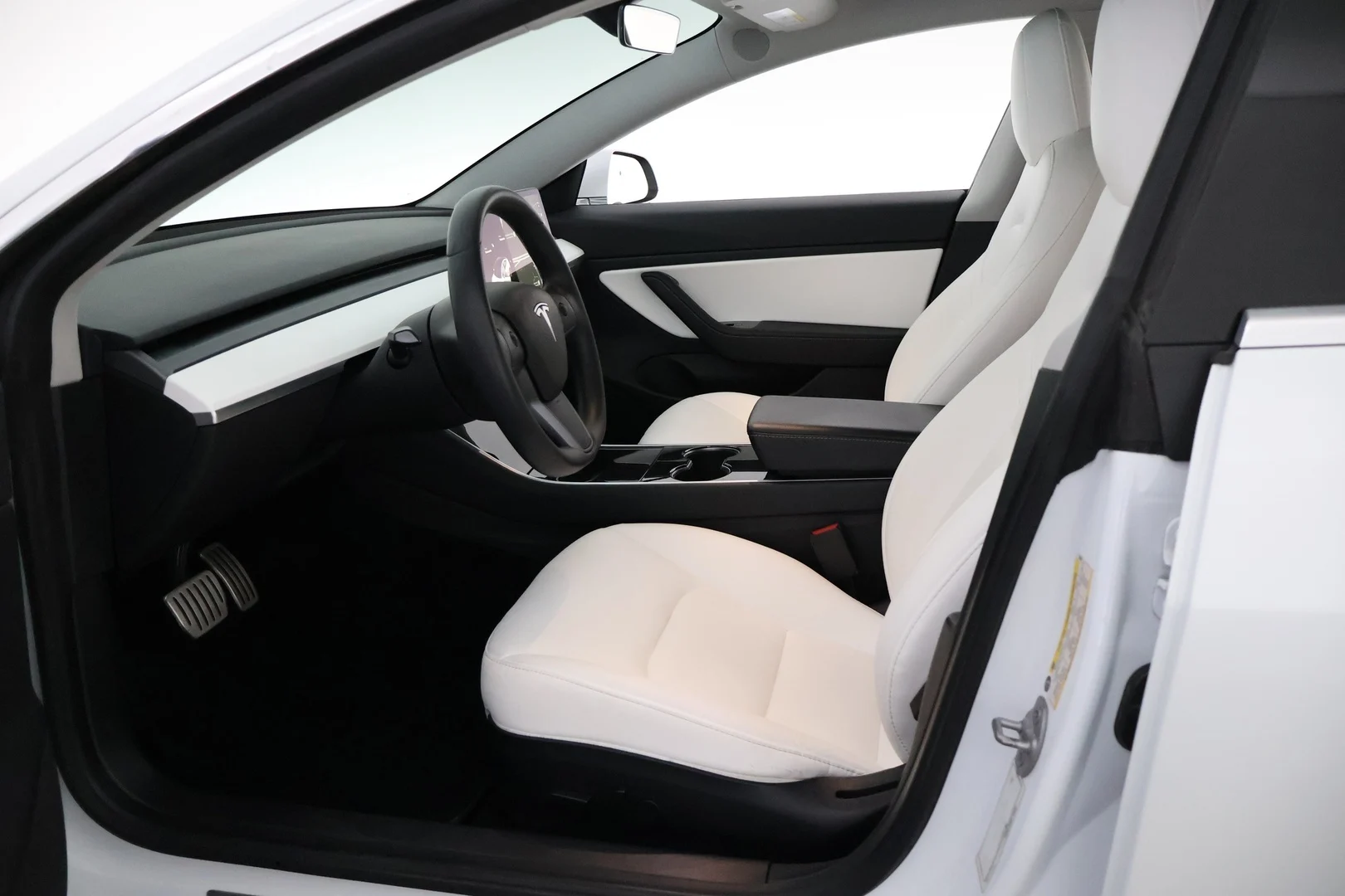 Car Image - 2BwbUrb0CboVihrDJ0m8Mu