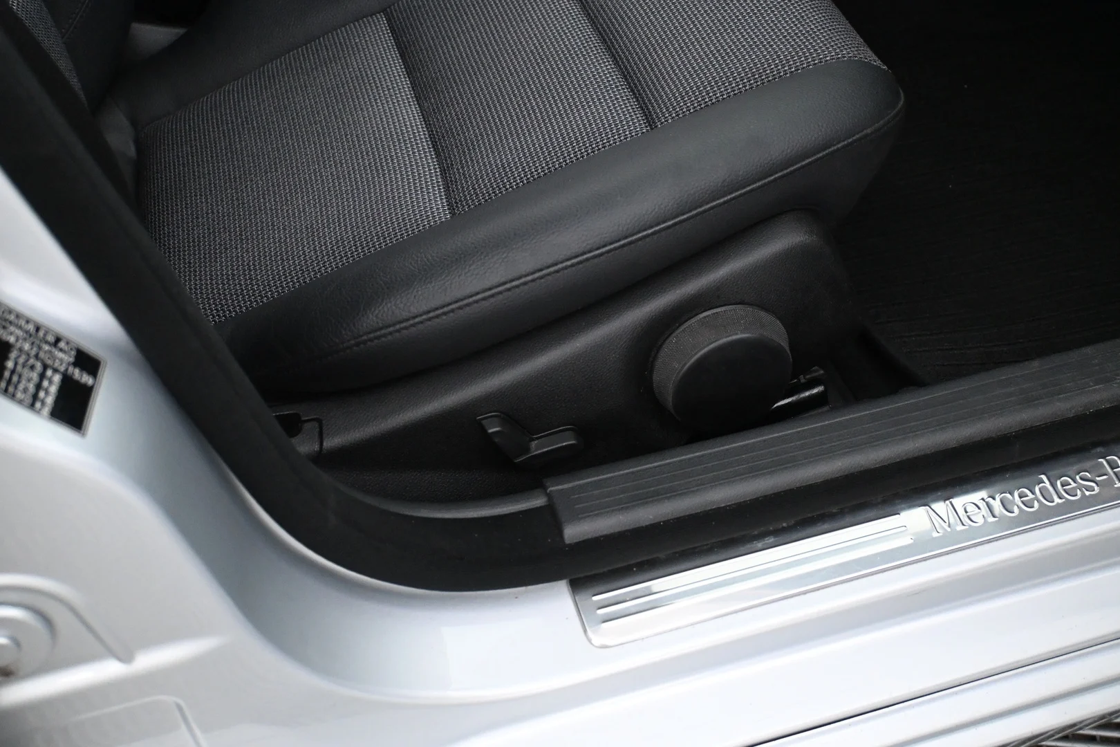 Car Image - 4mbSbRd3Mzj0tJffv3UY44
