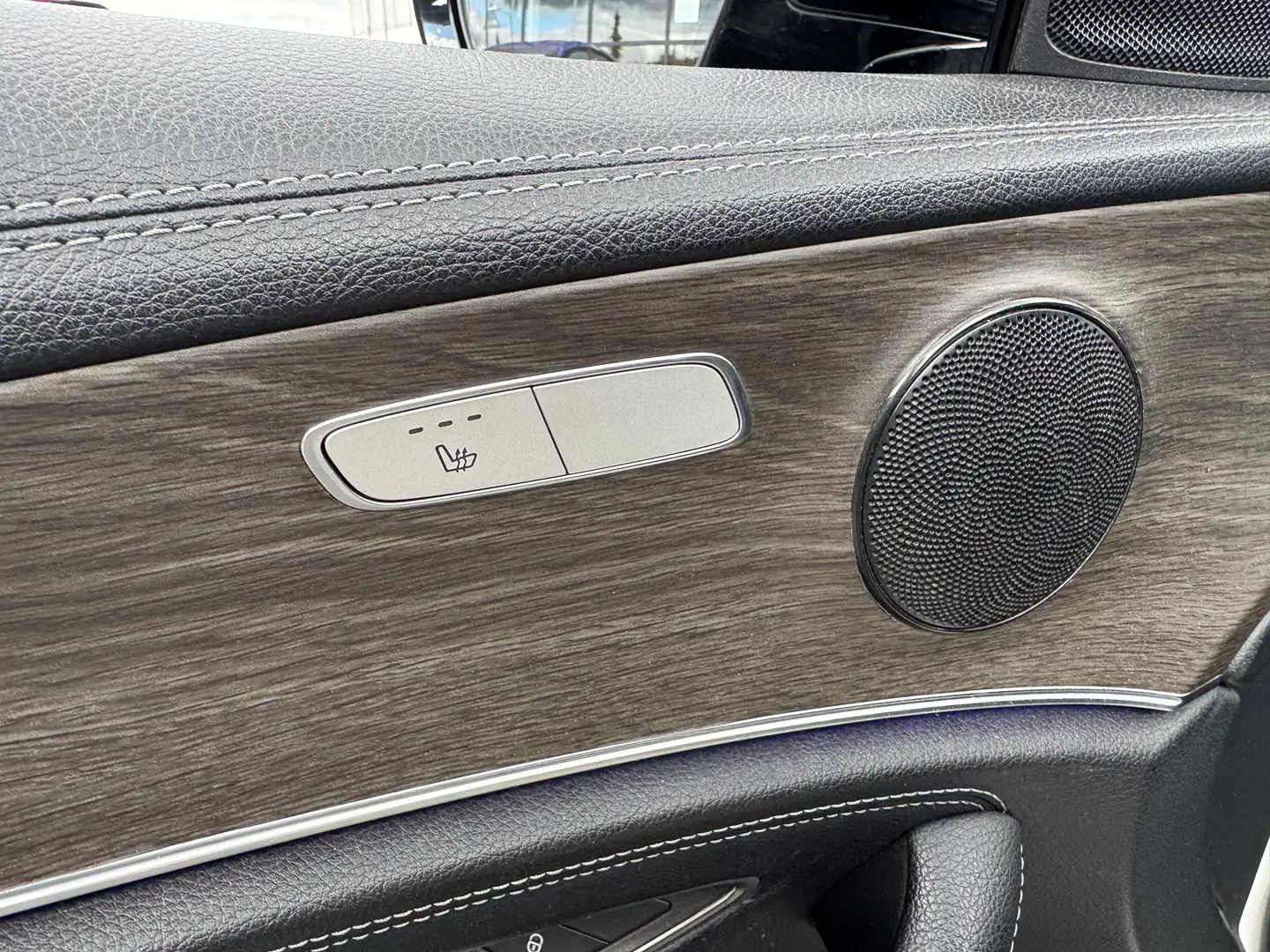 Car Image - 71MffOsjrAcm2Vr70eynYz