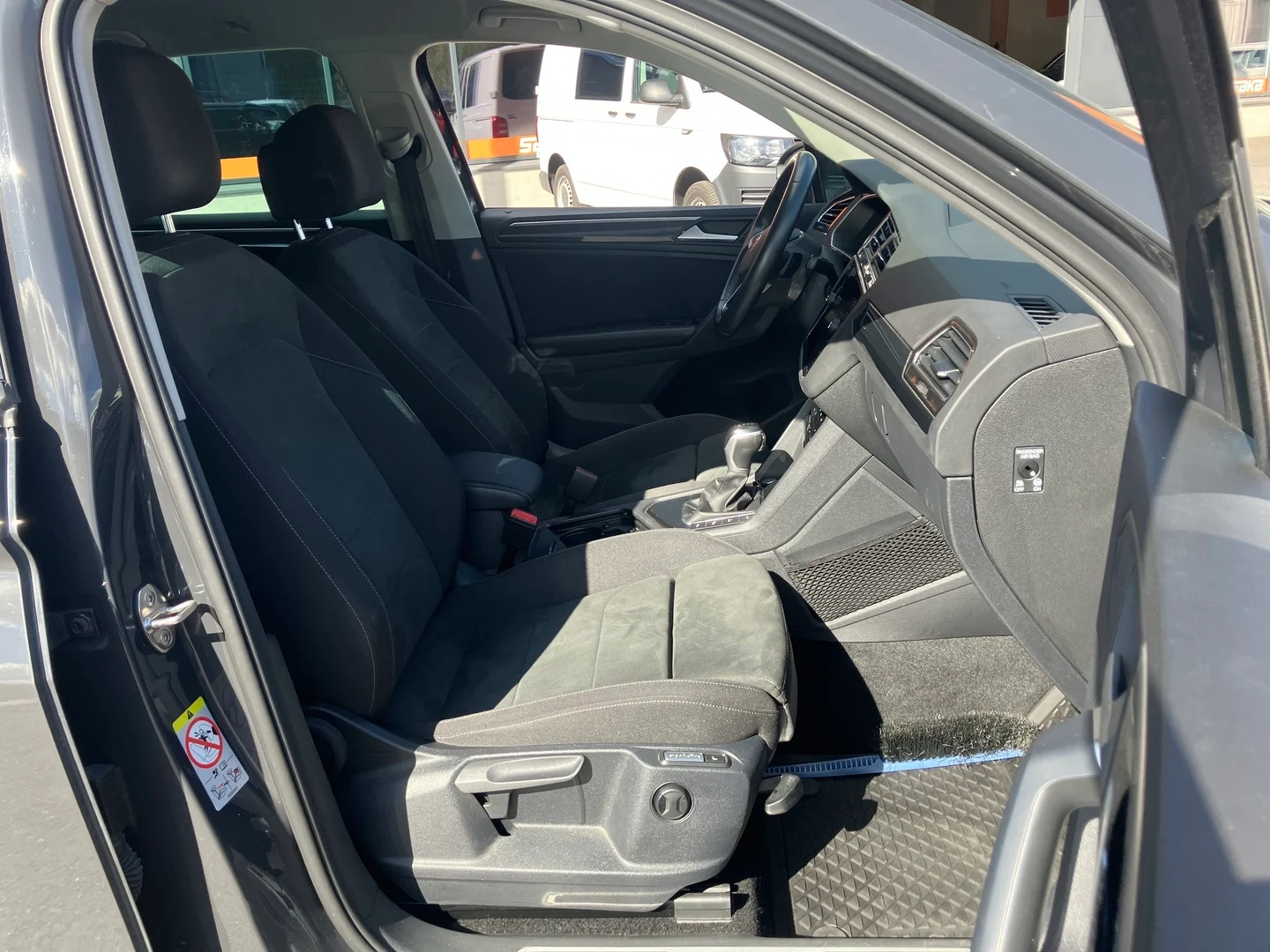 Car Image - 6HfWw7SBqkuv4D0w32uB49
