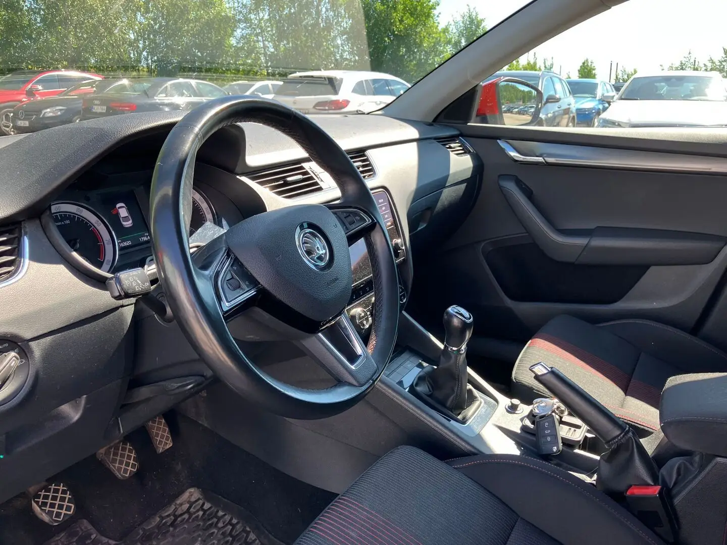 Car Image - 2jZH7NYS1eFwQTMPuji5pK