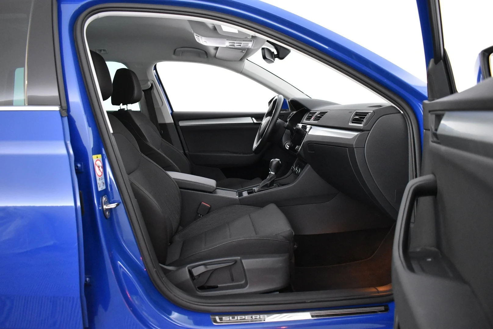Car Image - 2RnB2iiVZbv3fvqbStzKTg