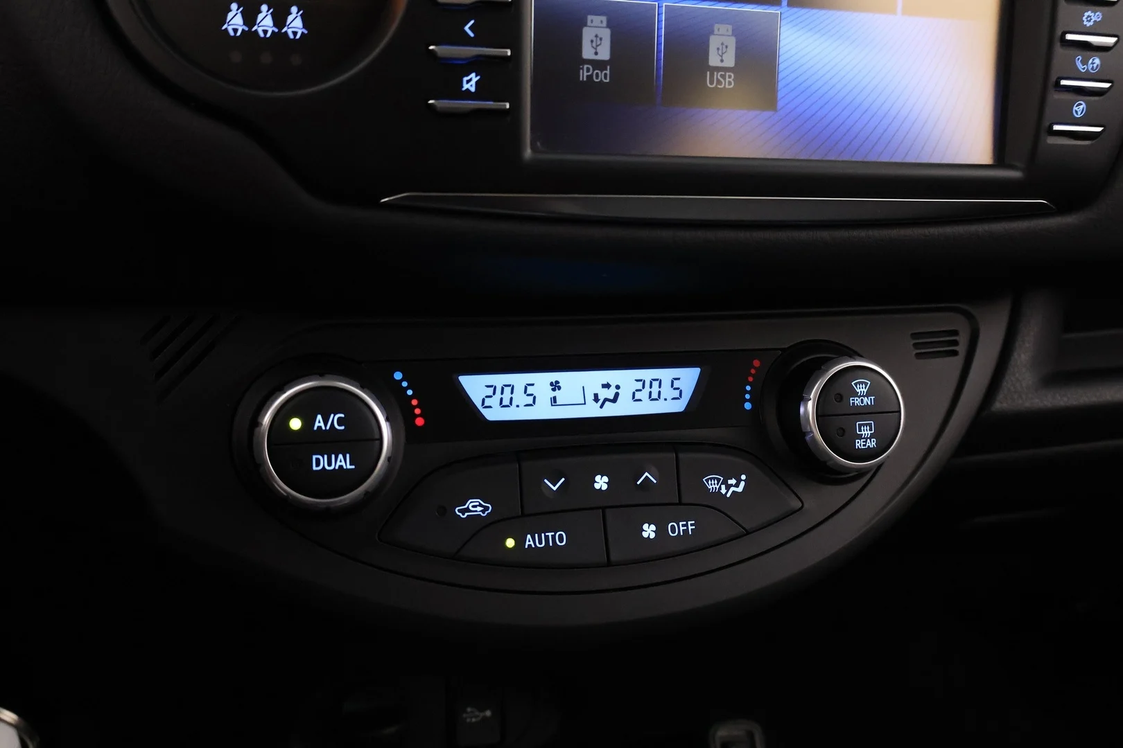 Car Image - 1FVcUnLmlvrwfTcT0AwLPe