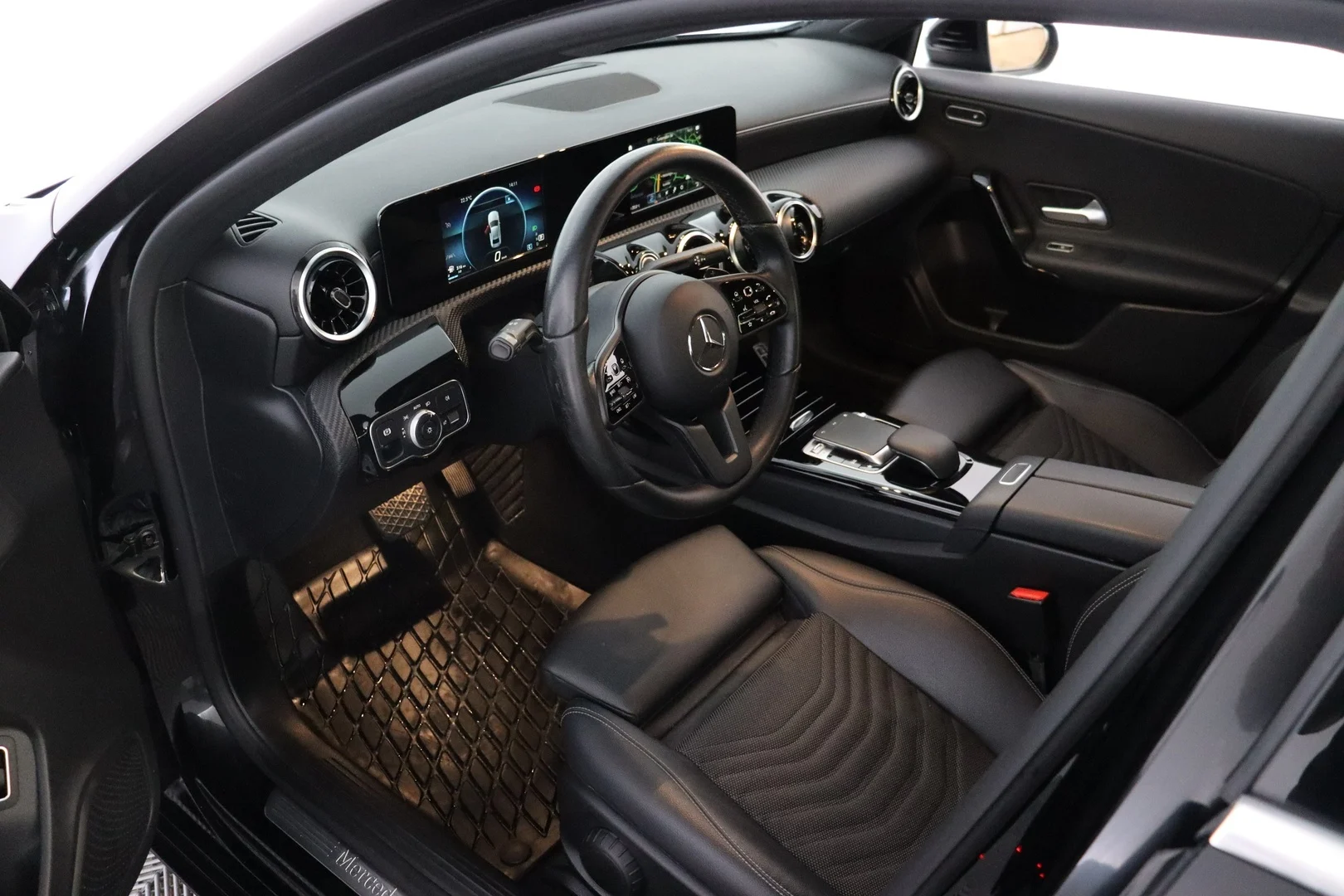 Car Image - 1AJWptYGq77wBgRpF1JJHC