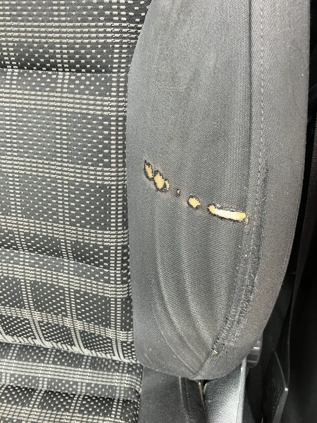 Car Image - 24tBzOic9Q99IJb4esD6j3