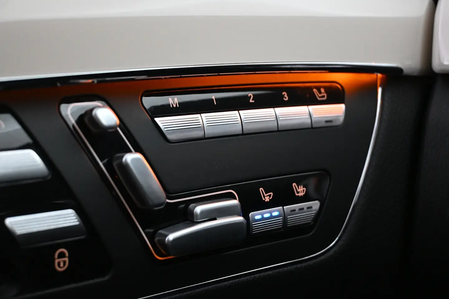 Car Image - 1678NqRLX5sr9QunioaJVf