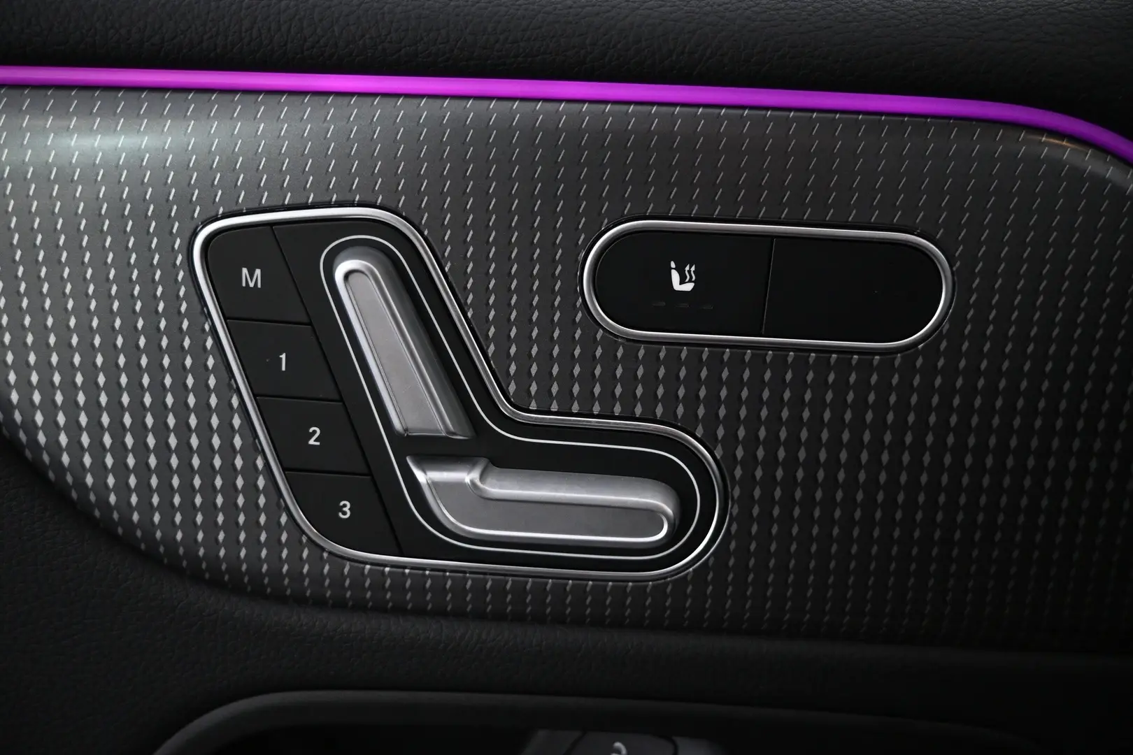 Car Image - 72BK1Z4auTIPVPgrpZrzja