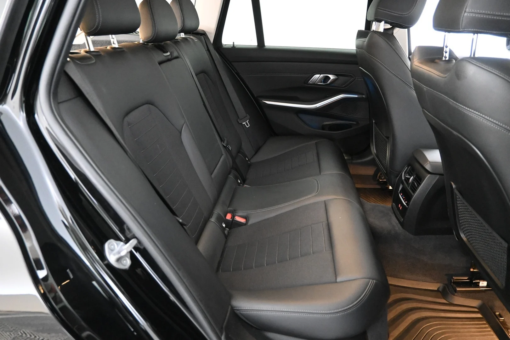 Car Image - Jwjo8AhB6kq8WwFopVIqv