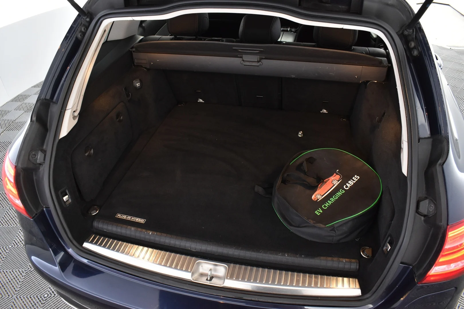 Car Image - D4njINO0UrtYpjL7BYj6f