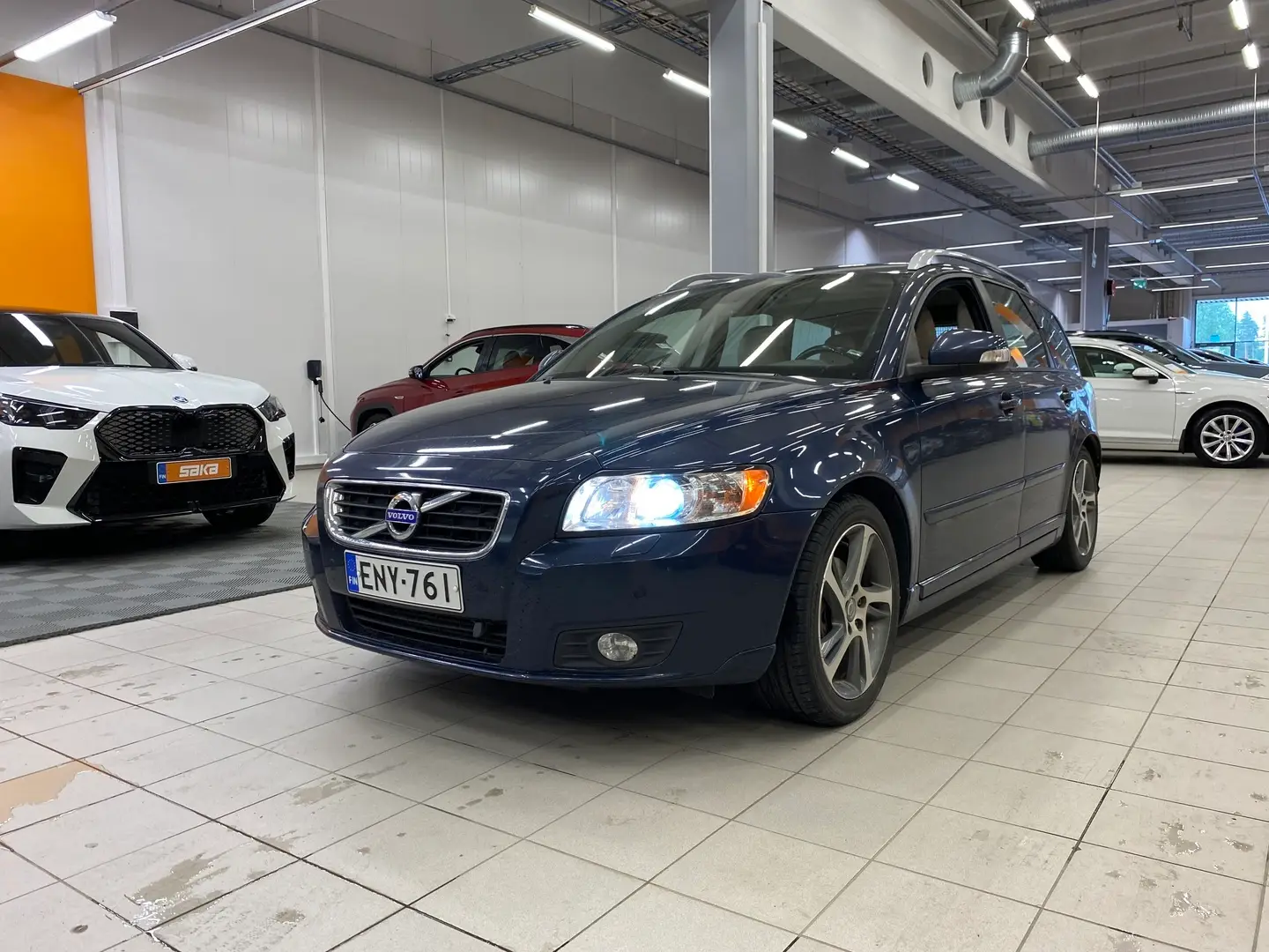 Car Image - 24wjiFk9toW9EjA20yVmJa