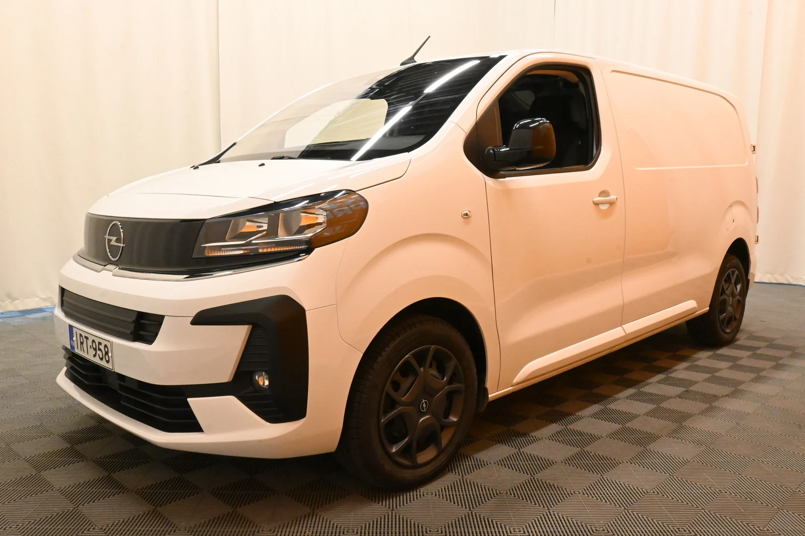 Car Image - 5aPqTAkAYmbvwWbGbHpSTP