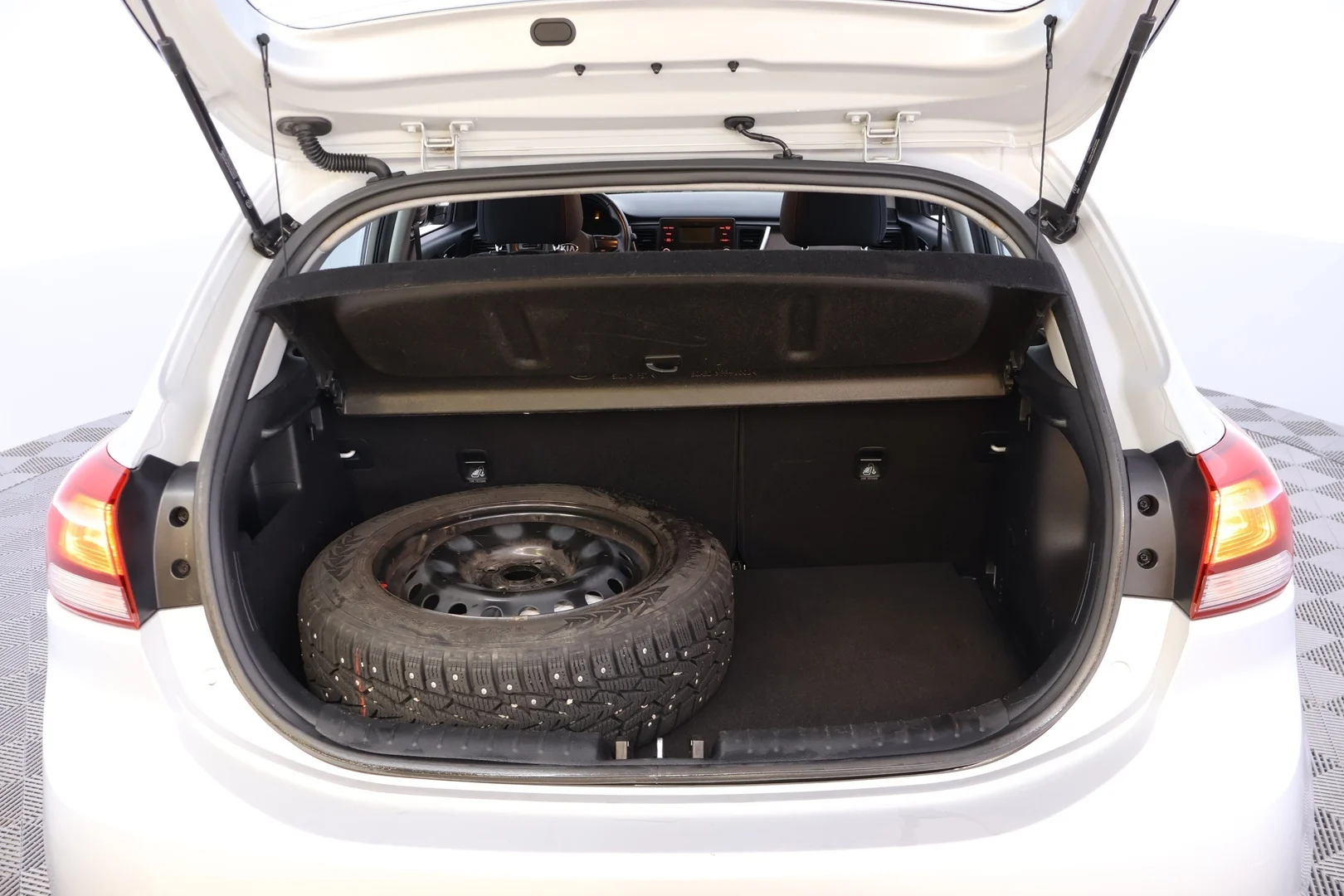 Car Image - 73N9PmogAOR5ymPye1ulqd