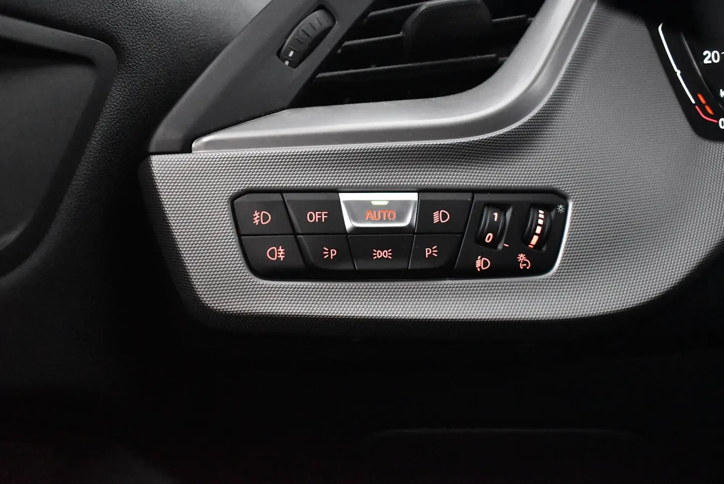 Car Image - 2fH8KxORdvyTB1YZ36yMU5