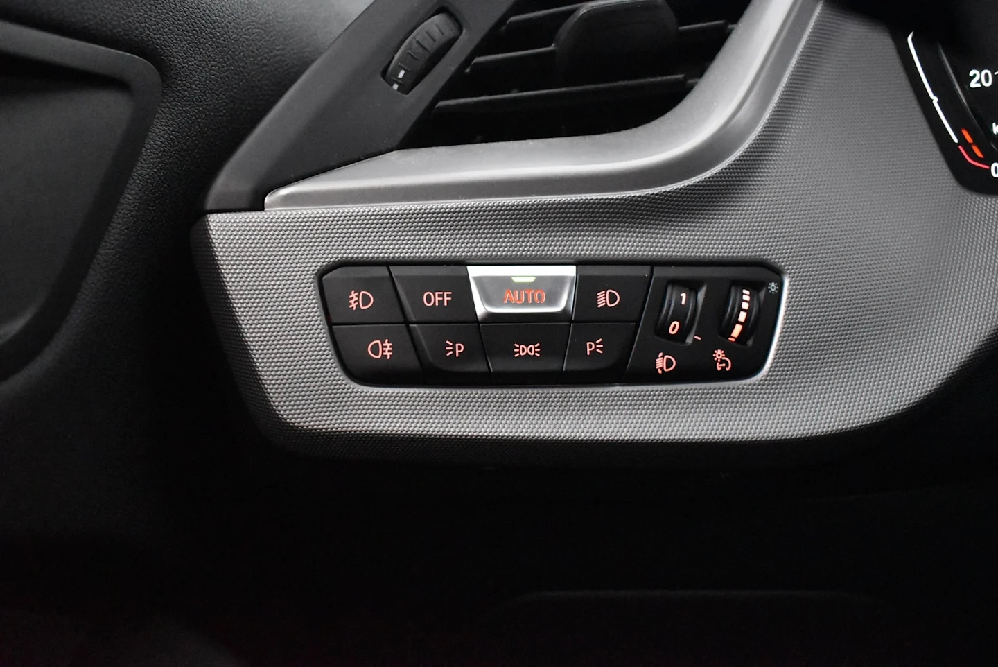 Car Image - 2fH8KxORdvyTB1YZ36yMU5