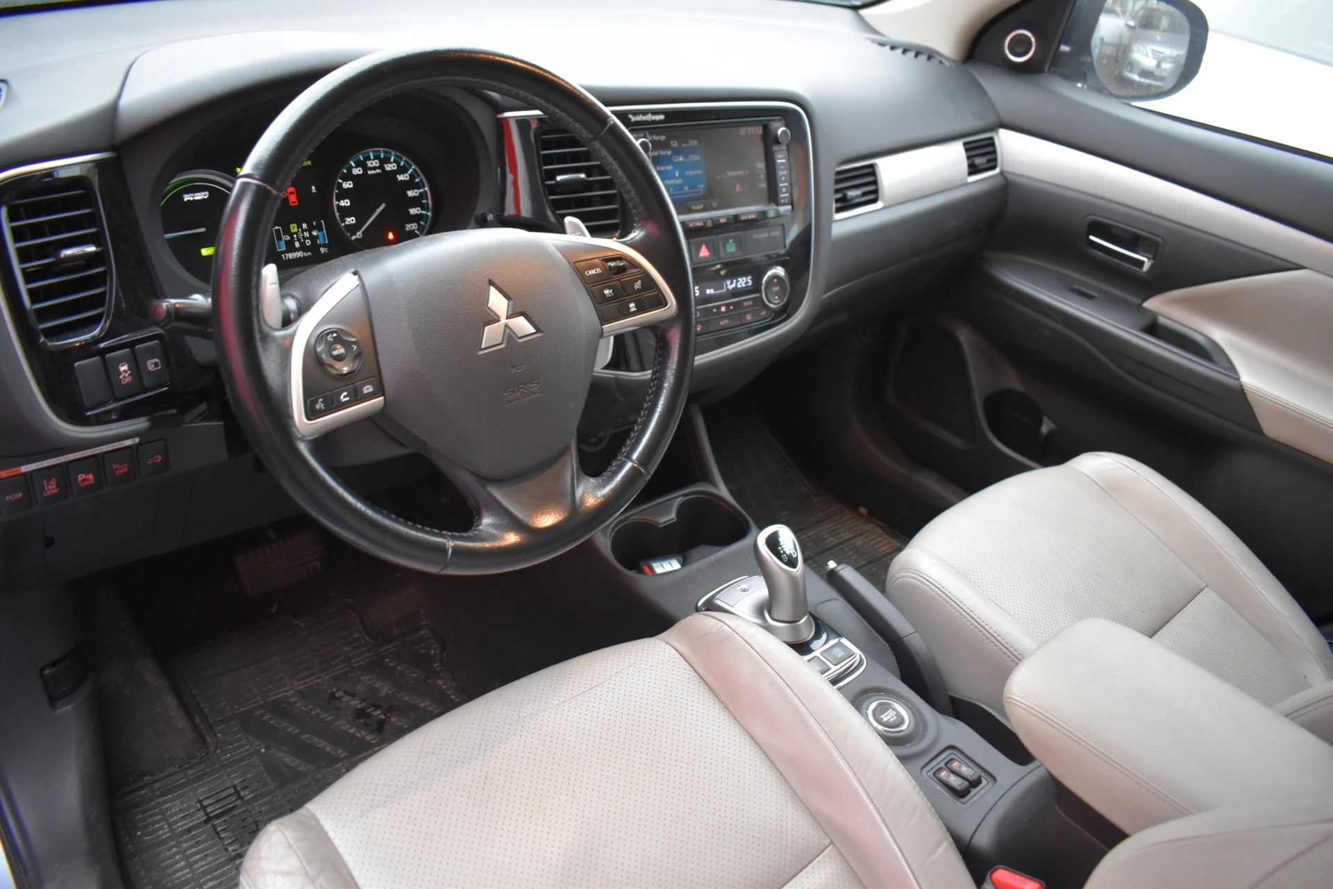 Car Image - 1Ryv1Tb9b8NS5k2OvRLa7t