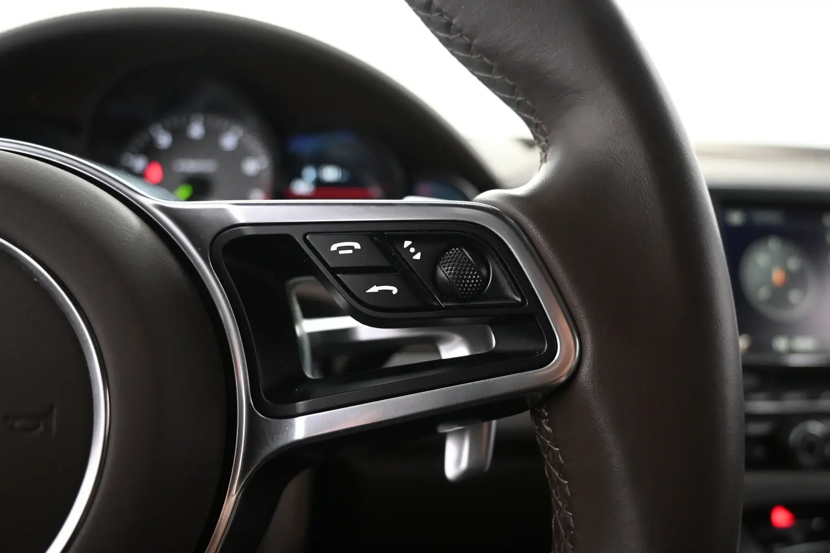 Car Image - 2fYqQgAlg2uUAc0te4F2Sx
