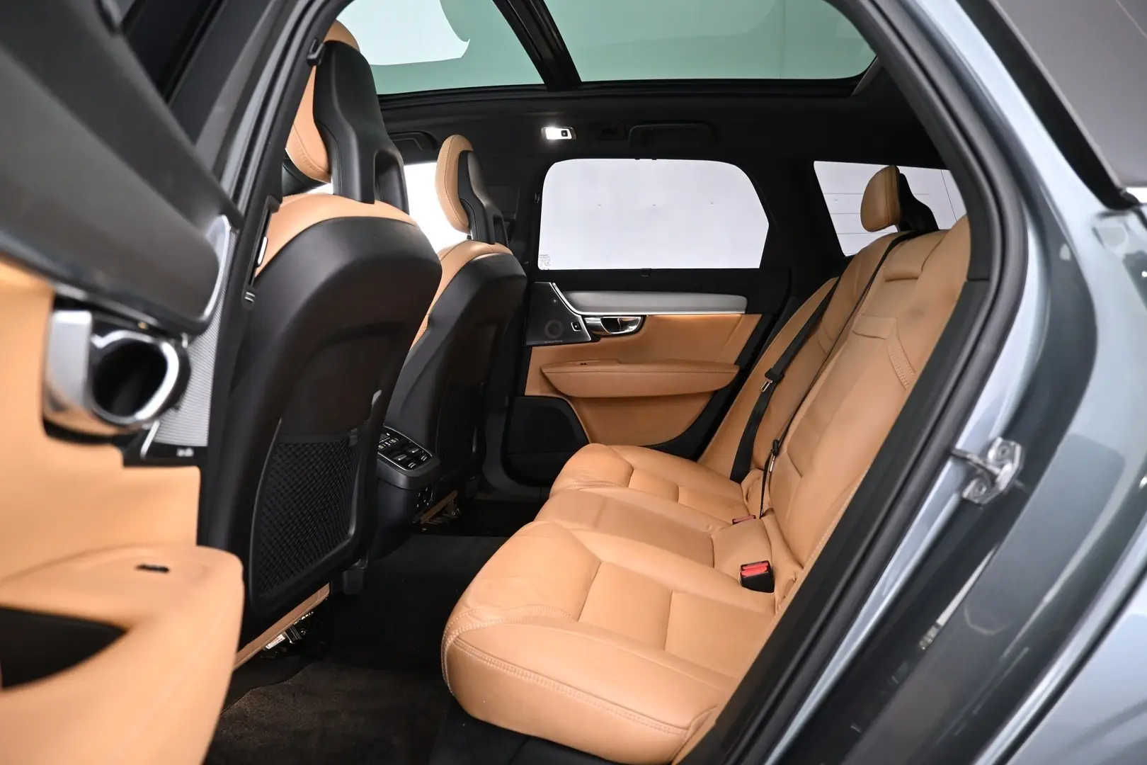 Car Image - 2kLJpdTRPefS0qQVbxAGRg