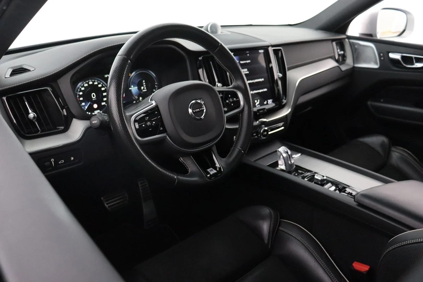 Car Image - qeZm6j1LjB16Ll5uo8imI