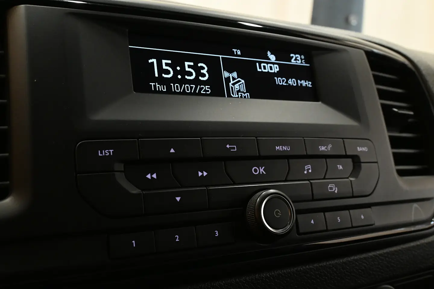 Car Image - 2M320KGY0gGgsQMGsGggDk