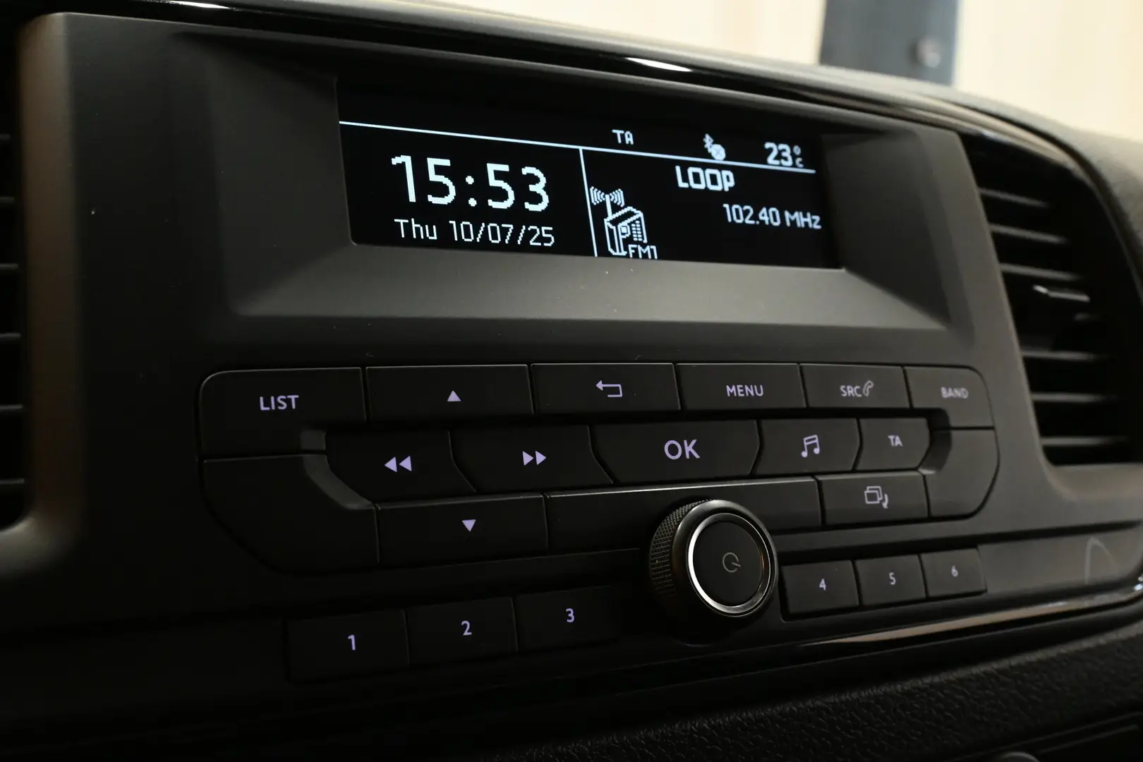 Car Image - 2M320KGY0gGgsQMGsGggDk