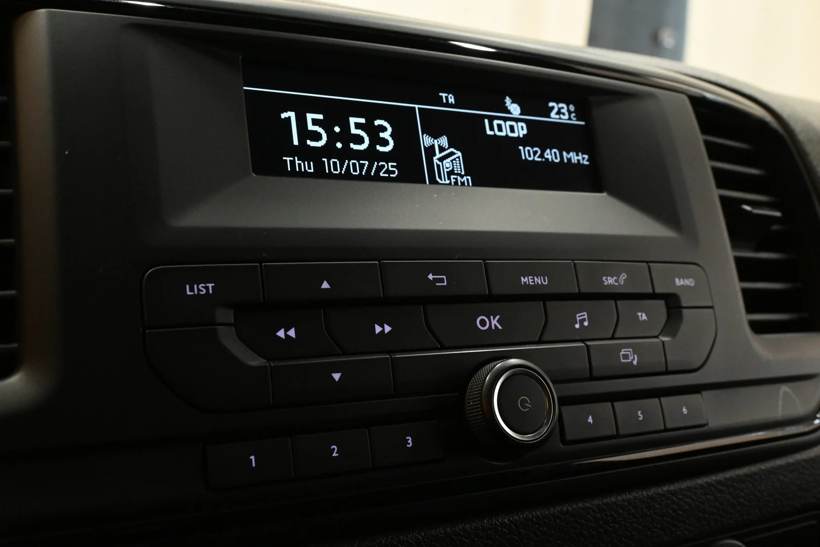 Car Image - 2M320KGY0gGgsQMGsGggDk