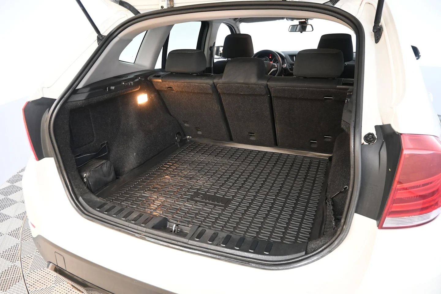 Car Image - 2qsDgceAqCE1SONiAk13iU