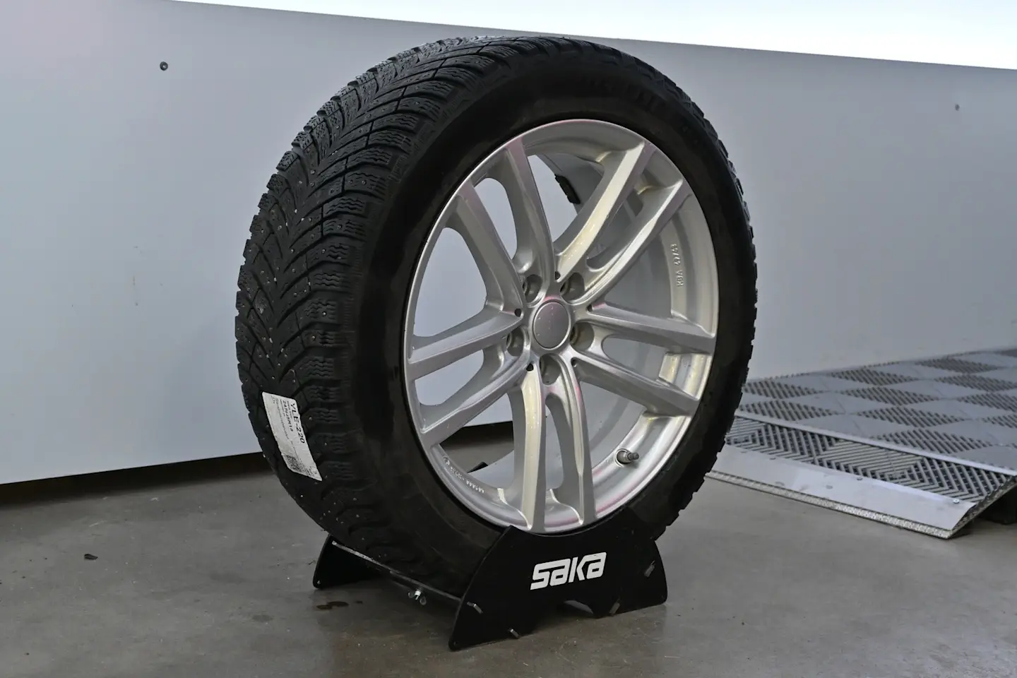 Car Image - 6fJmAJqmklSjMDqw4dto6f