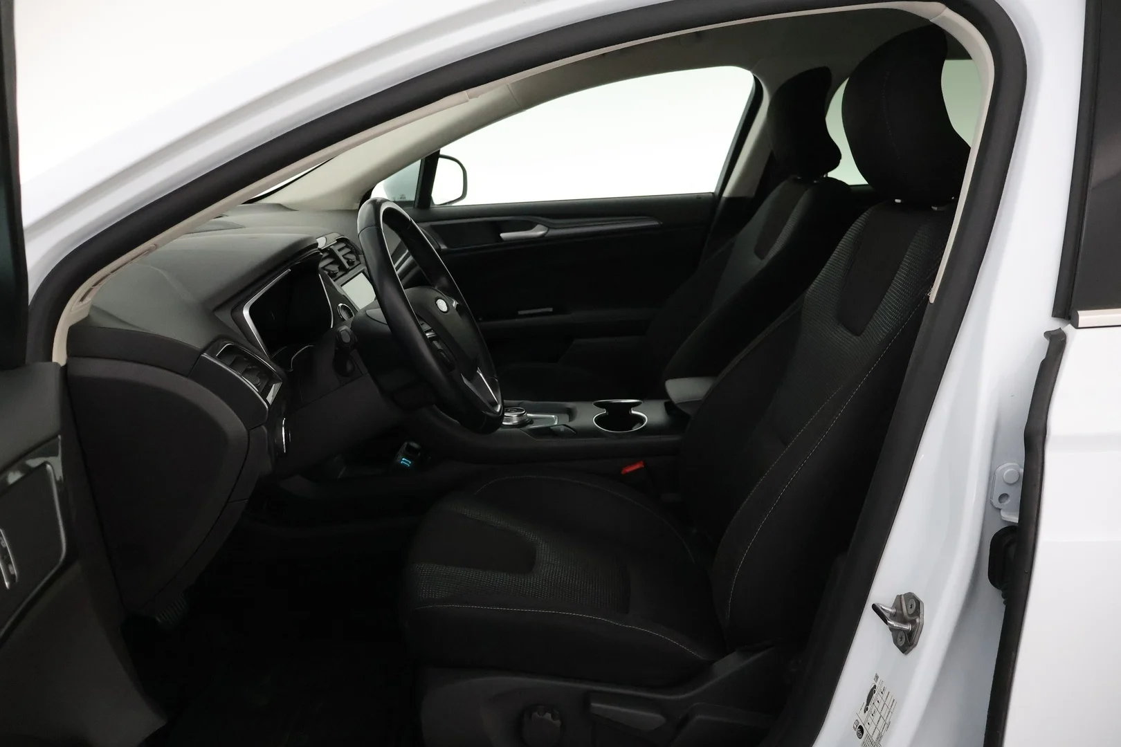 Car Image - 12Vx45mRcql4cX7dihjUG5