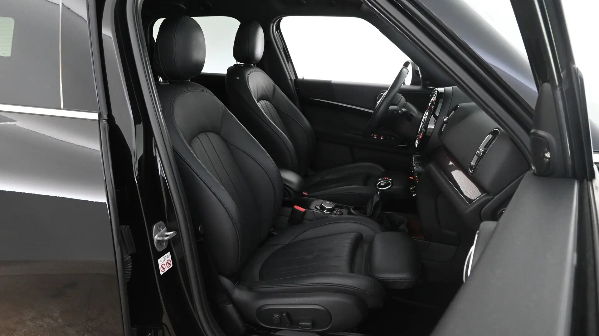 Car Image - 4KFSZ8nj8iIPlmlJsy7m5D