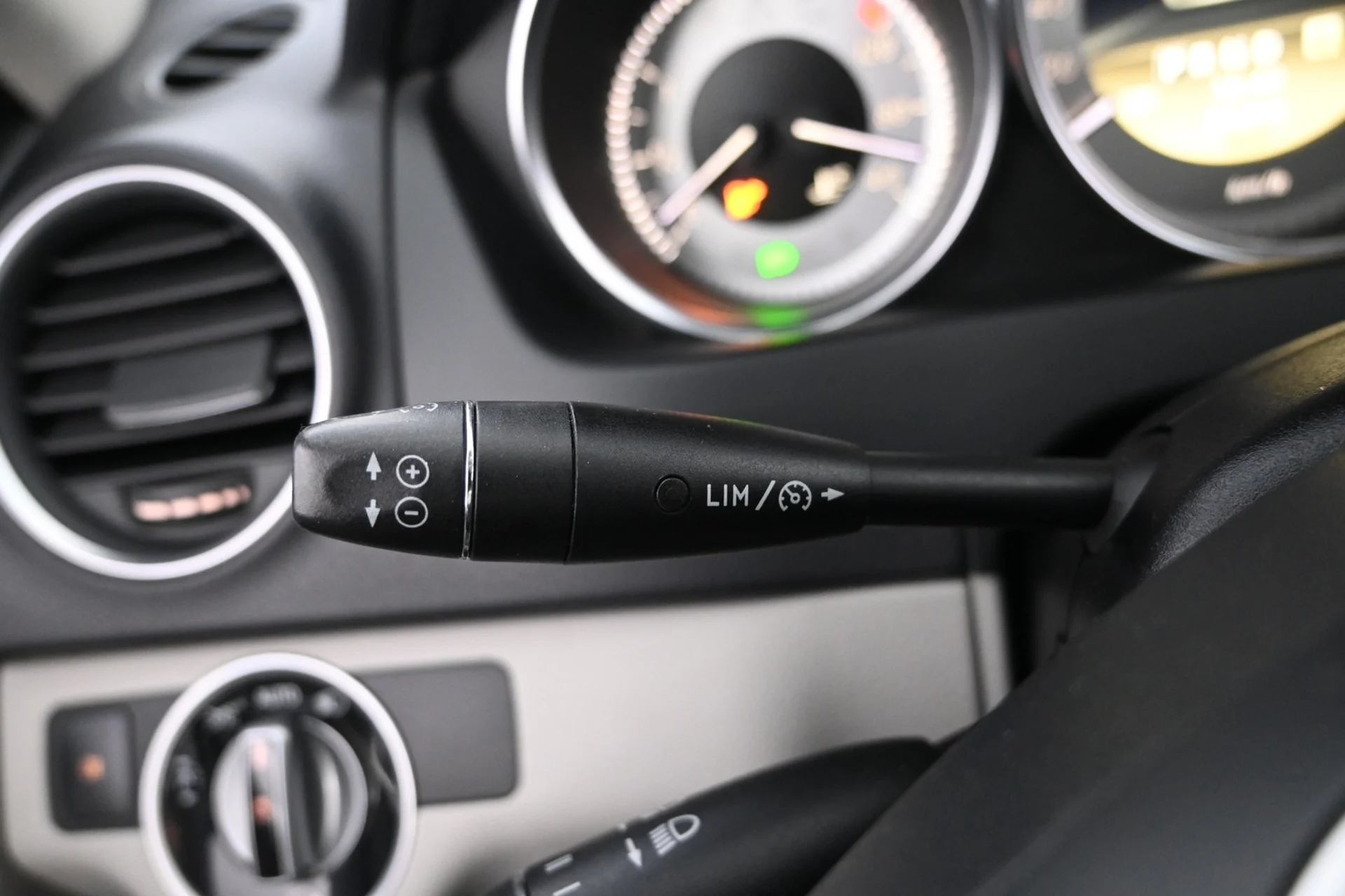 Car Image - 31Uk4J3sKLmt1dnwgFn4Zw