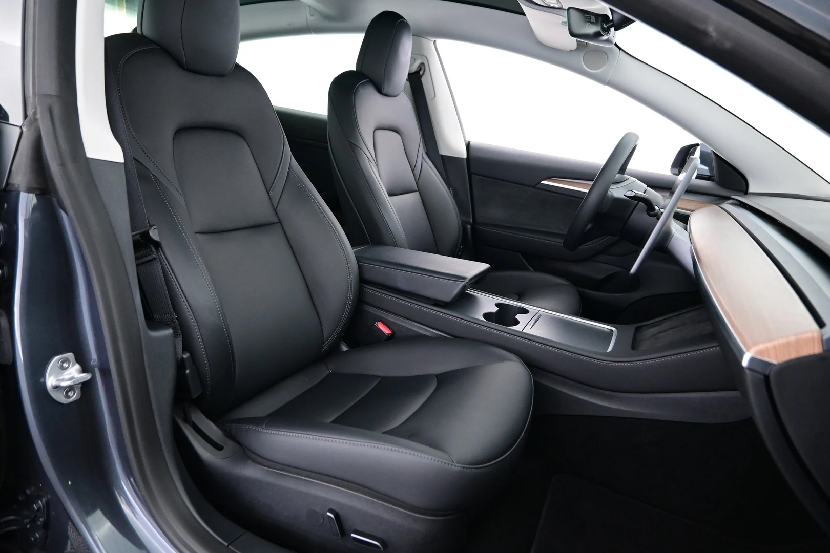Car Image - 5BpI04B32hsHudFz7xJRKg