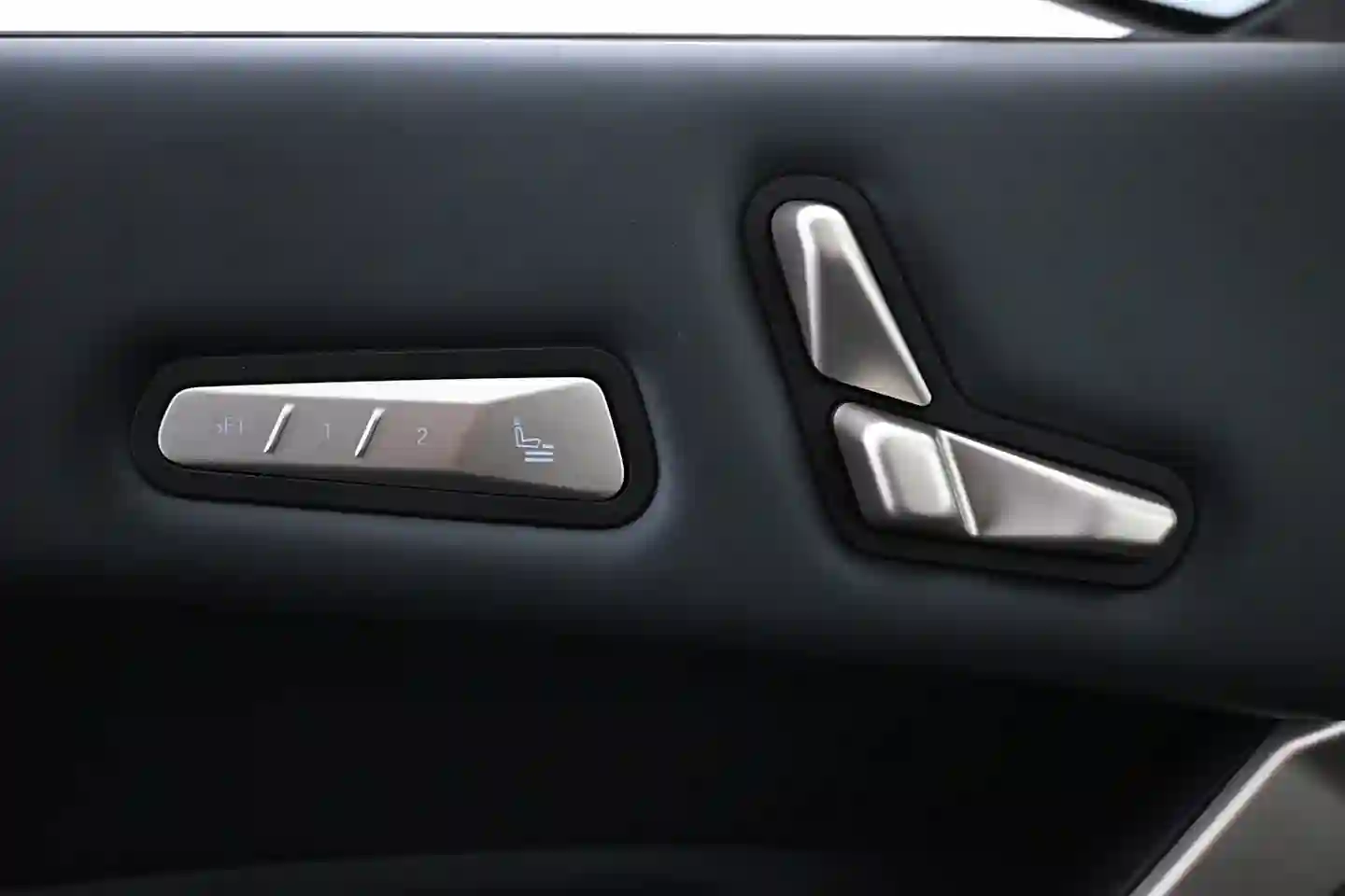 Car Image - 4MZTgLdLMP5NDEuhtI9ymm